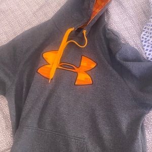 Like new under armour hood size large